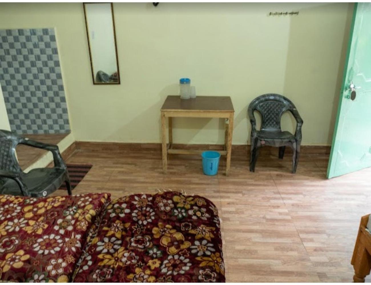 Anoop Tourist Guest House, Phata