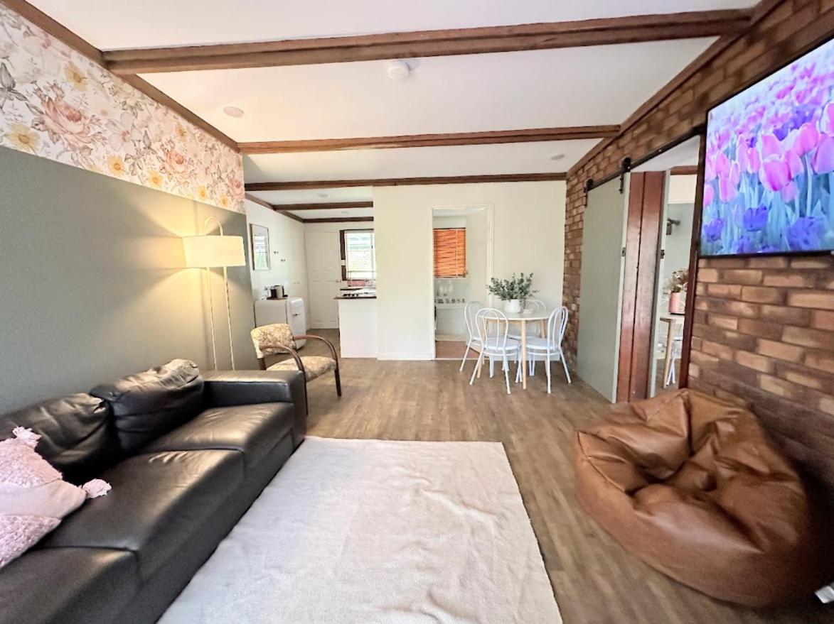 The Karri Hideaway- Sauna and Spa!