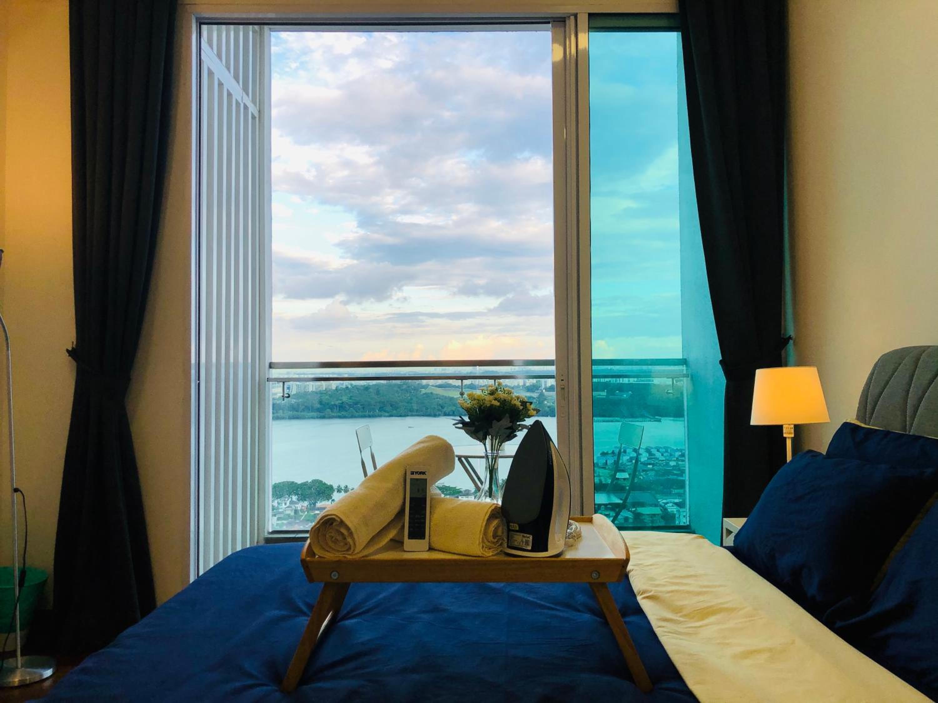 Paragon Suite Homestay by Antlerzone