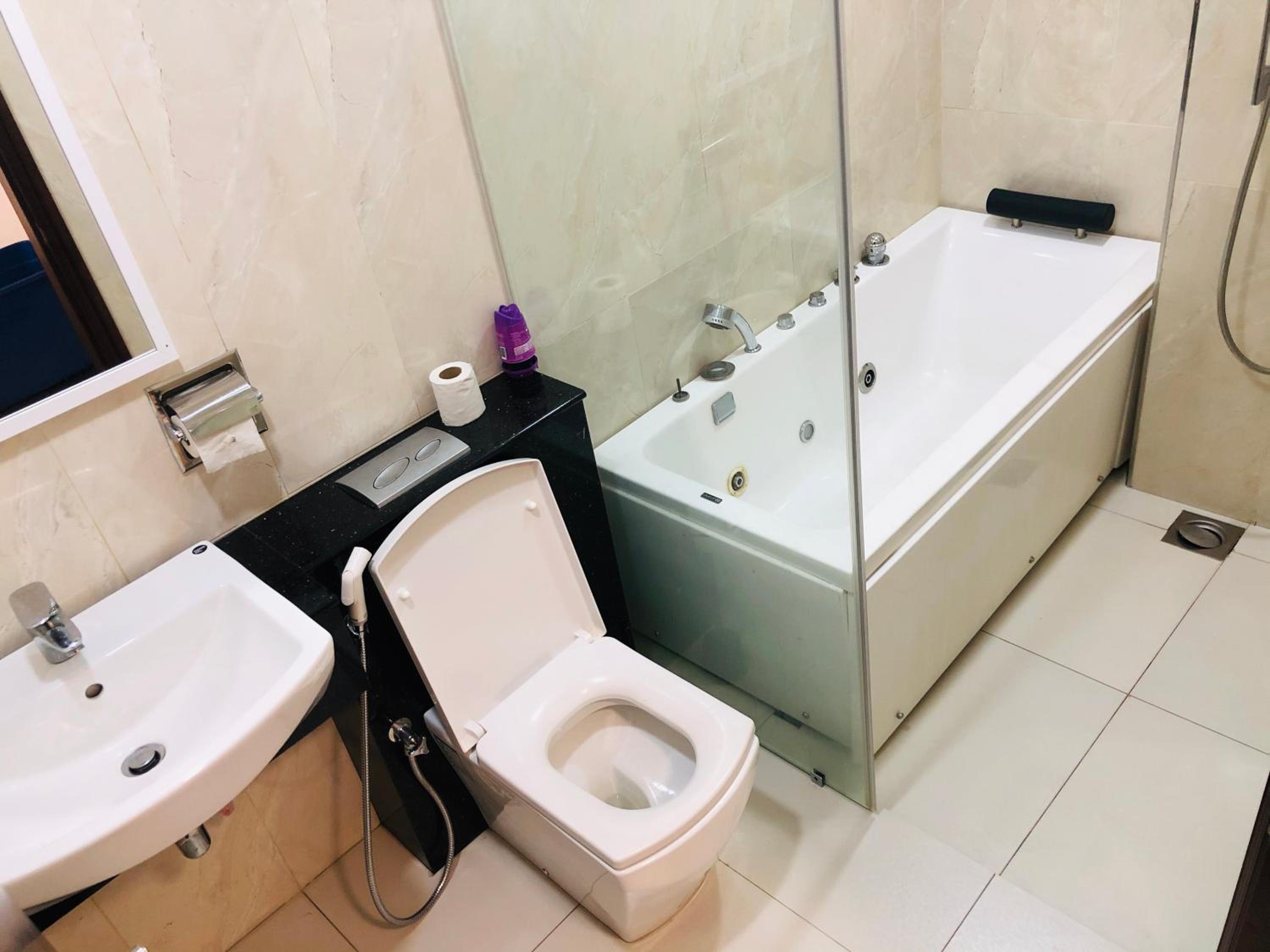 Paragon Suite Homestay by Antlerzone