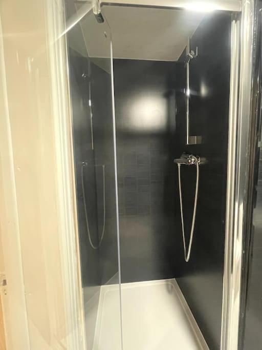 Adorable 1-bedroom entire place with free parking view 4