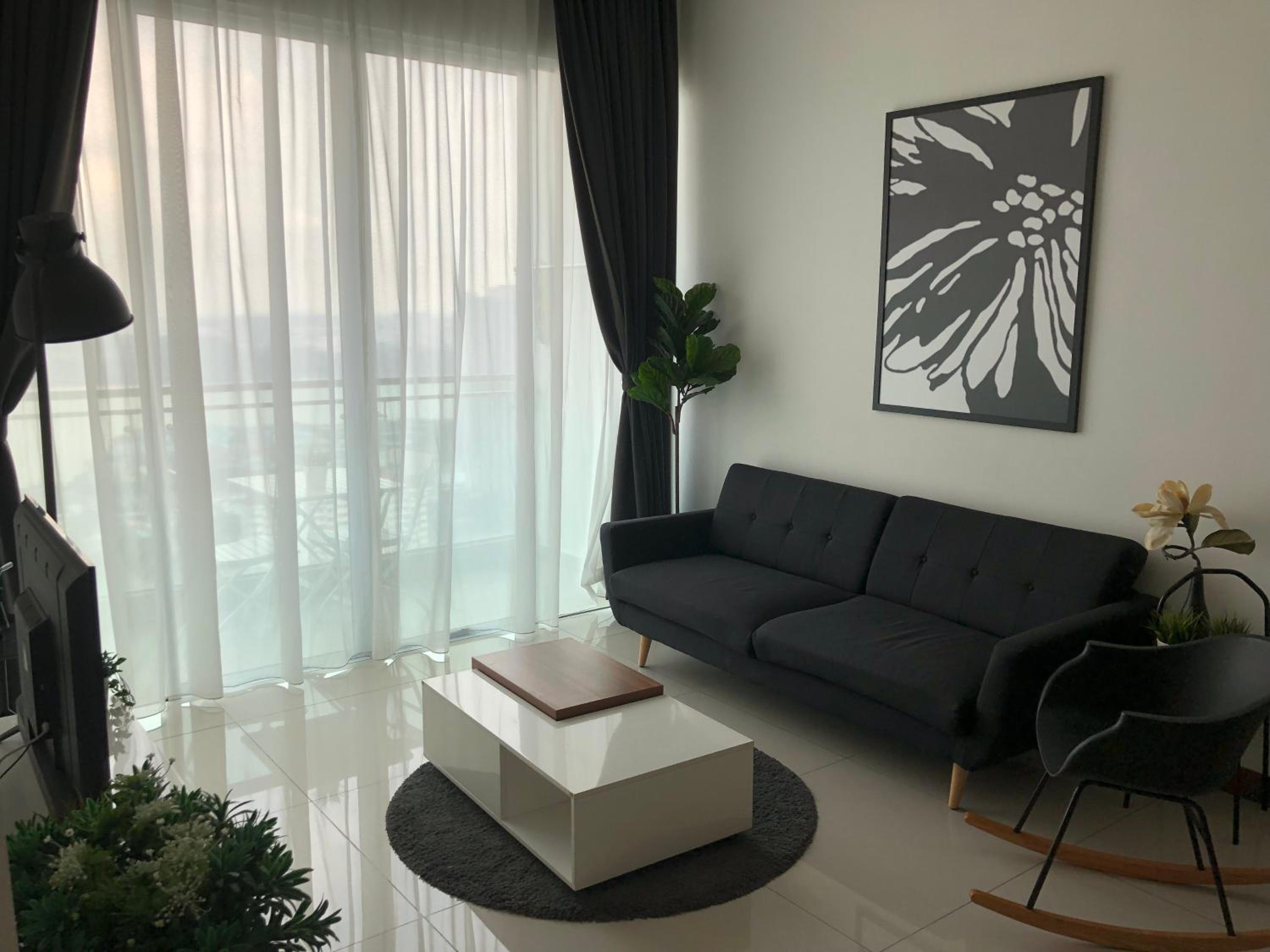Paragon Suite Homestay by Antlerzone