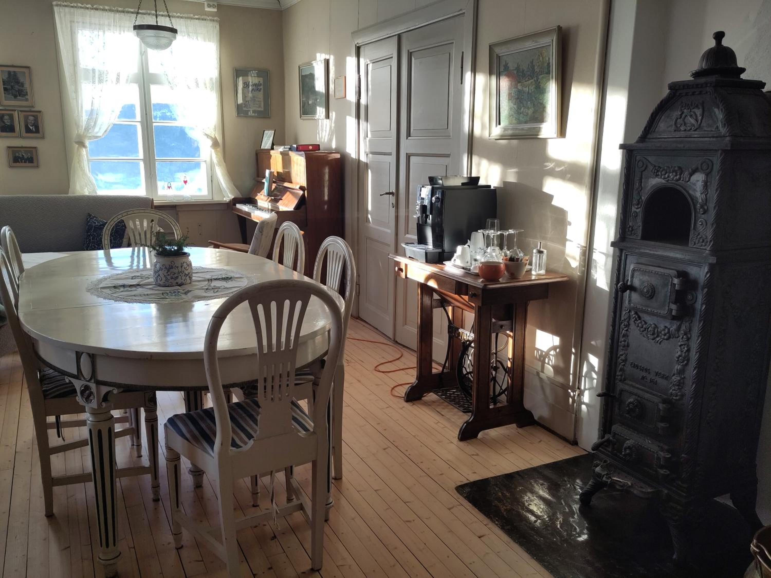 Photo 11