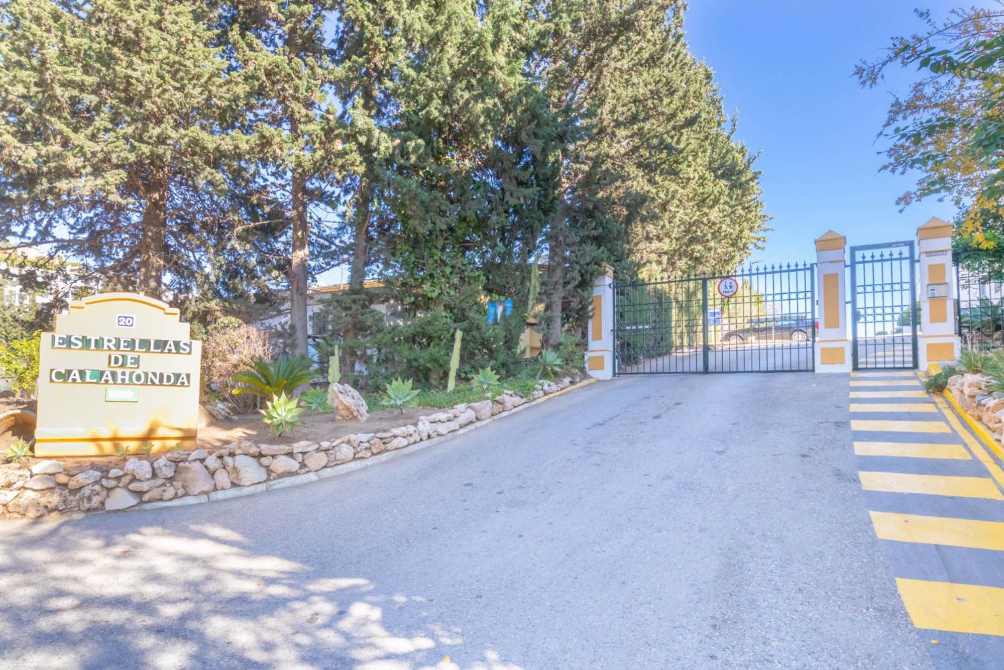 Sea View Duplex in Calahonda photo 1