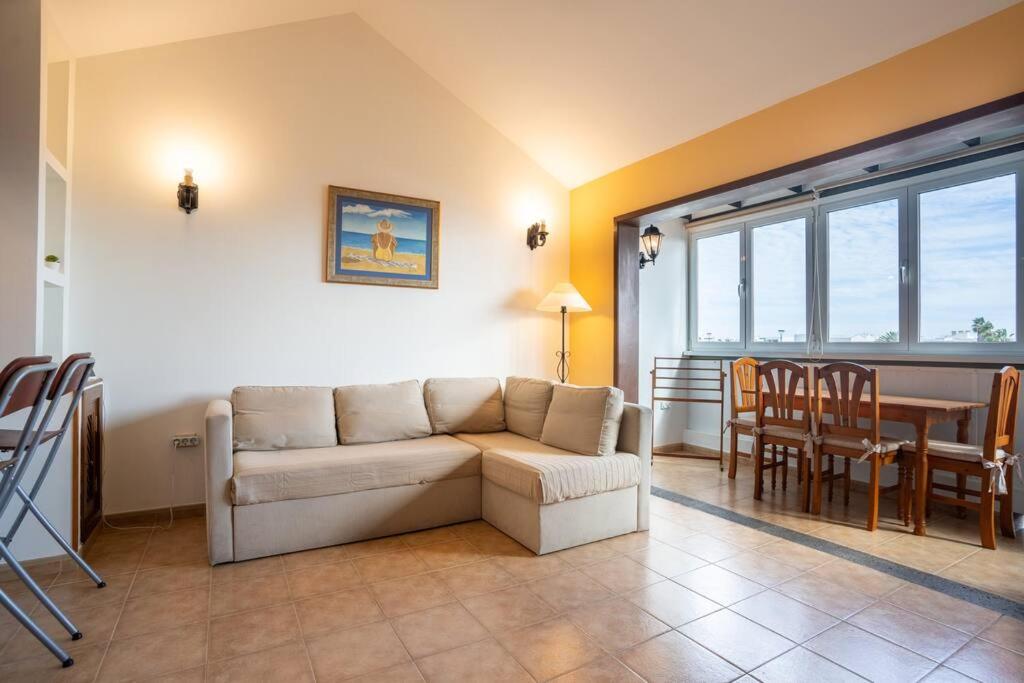Precioso apartamento junto al mar.