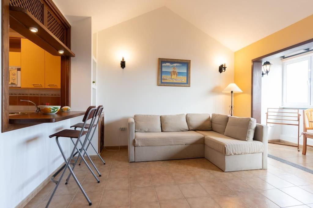 Precioso apartamento junto al mar.