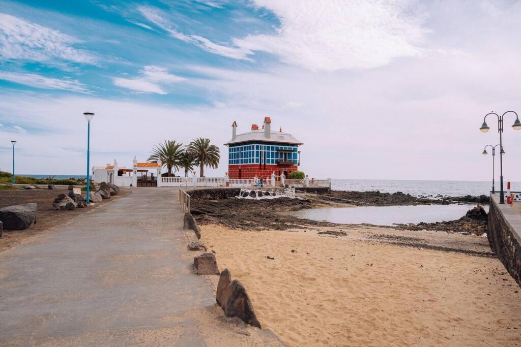 Precioso apartamento junto al mar.