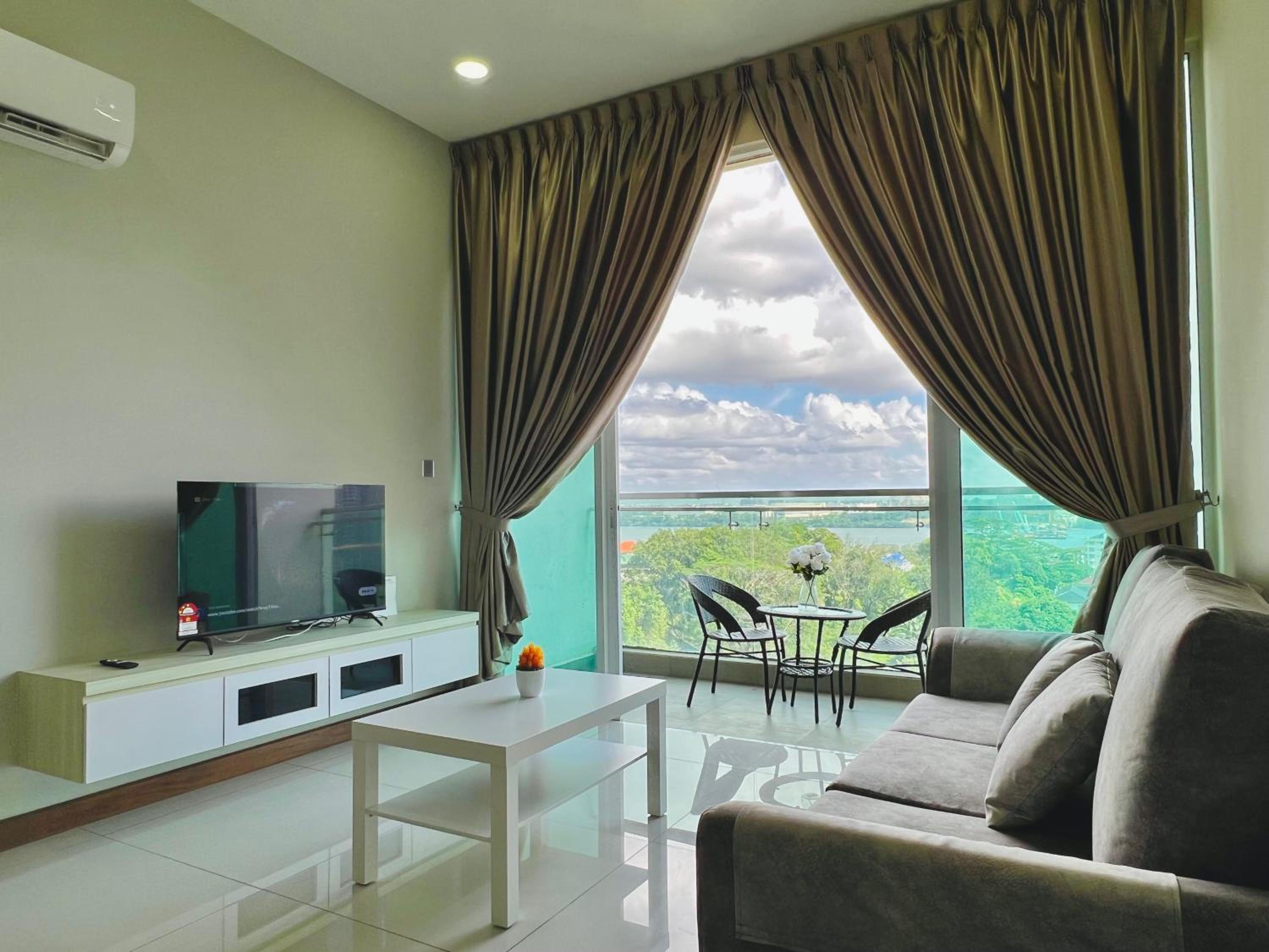 Paragon Suite Homestay by Antlerzone