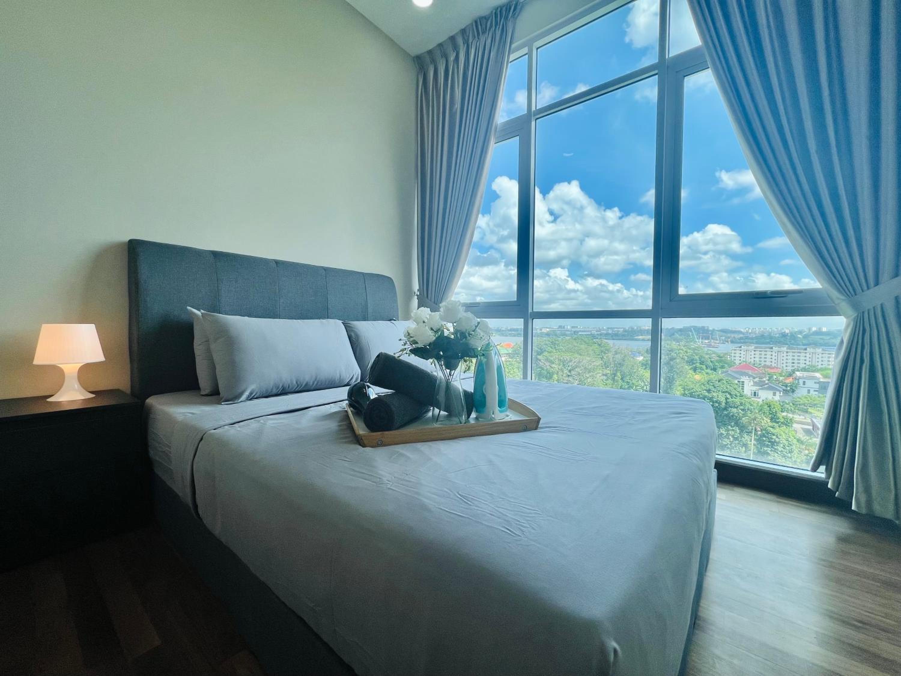 Paragon Suite Homestay by Antlerzone