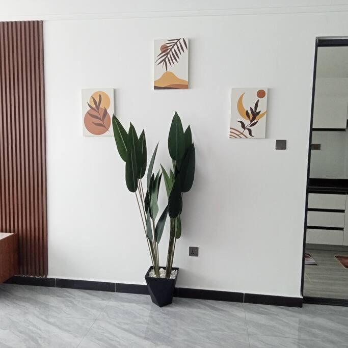 Spacious,3bed,3bath Sleeps 6! Close to Yaya Center view 2