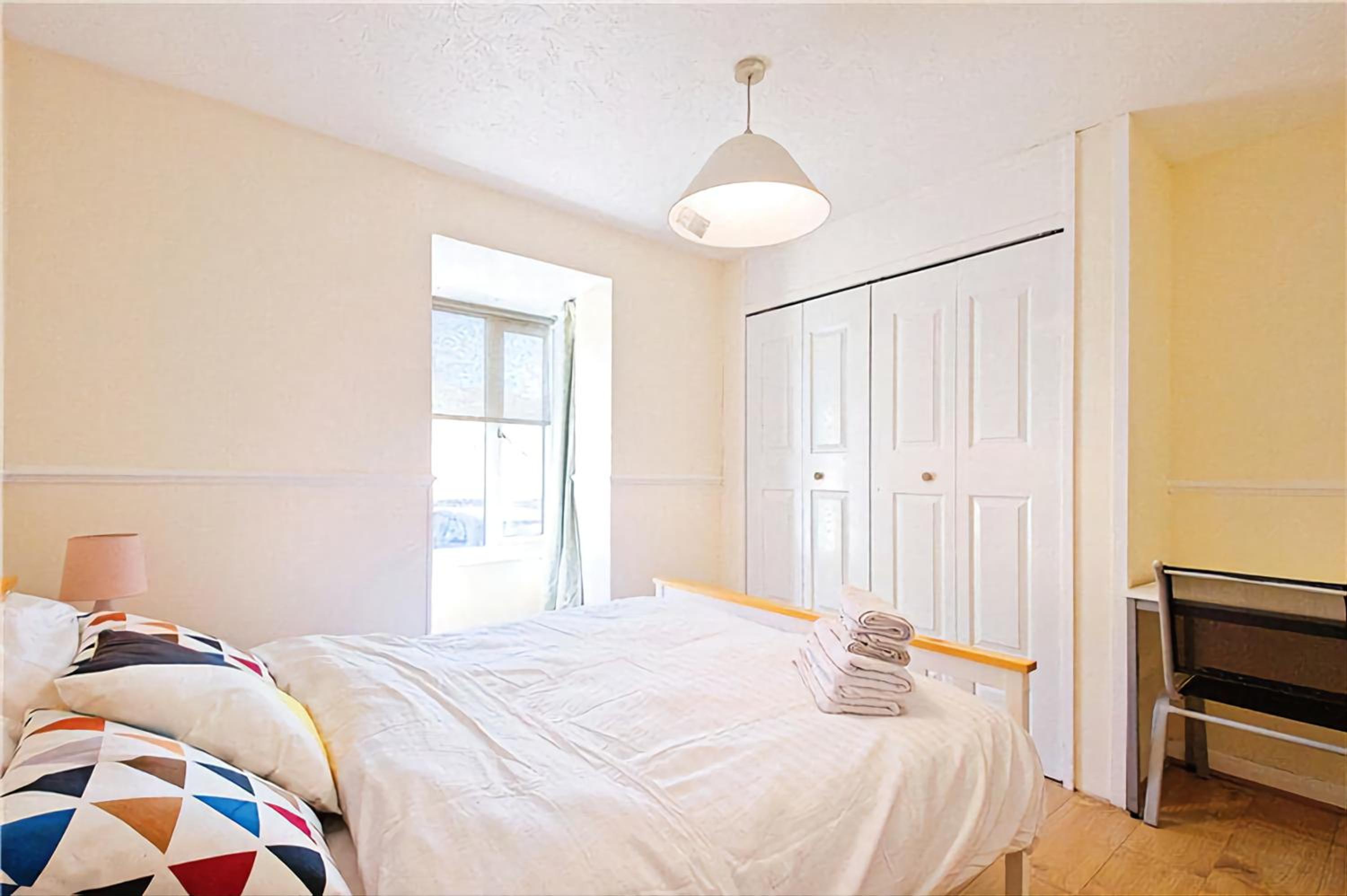 Manor Place Apartment Thamesmead view 2