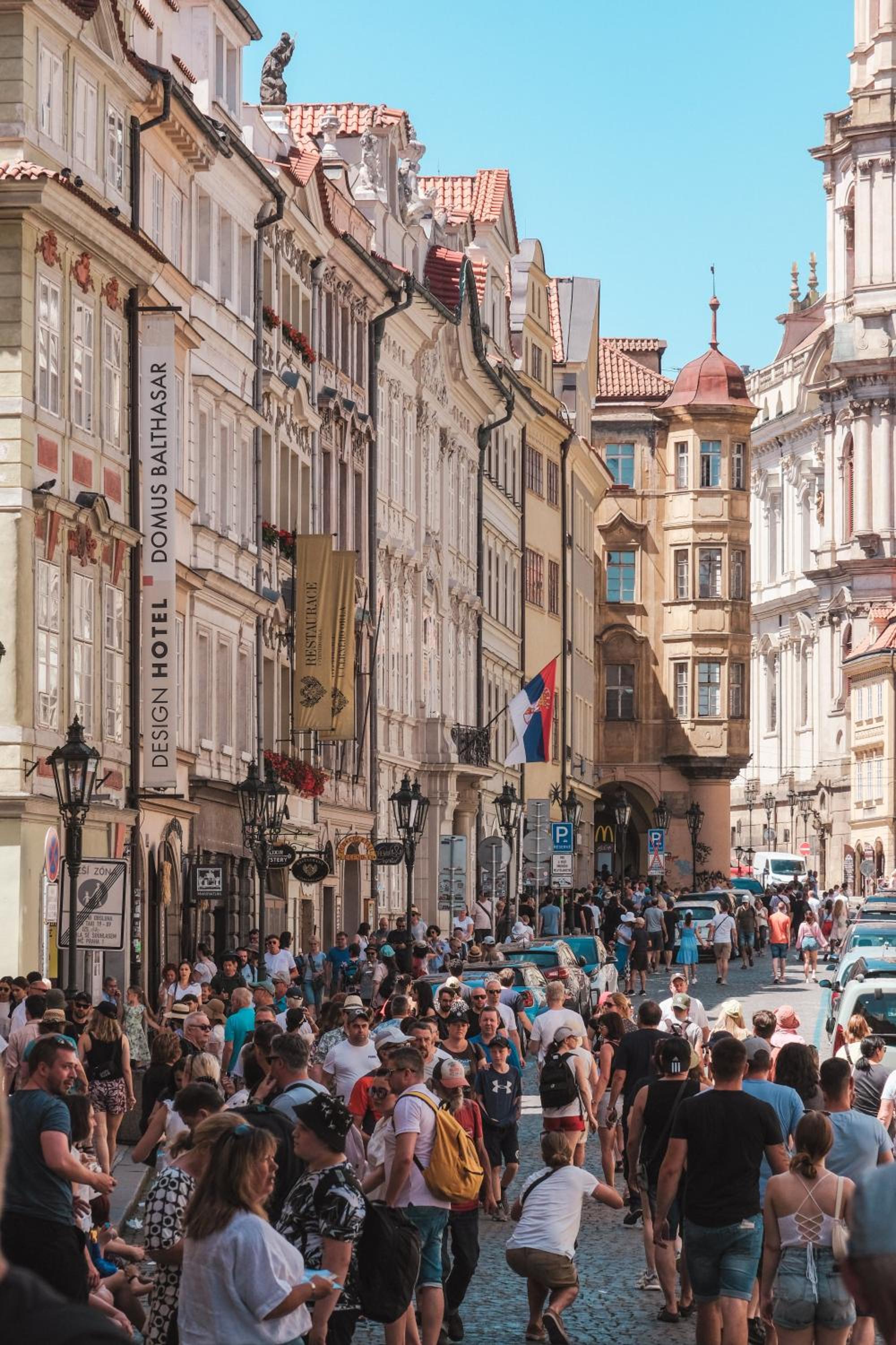 Cozy Homestay at Prague Main Station