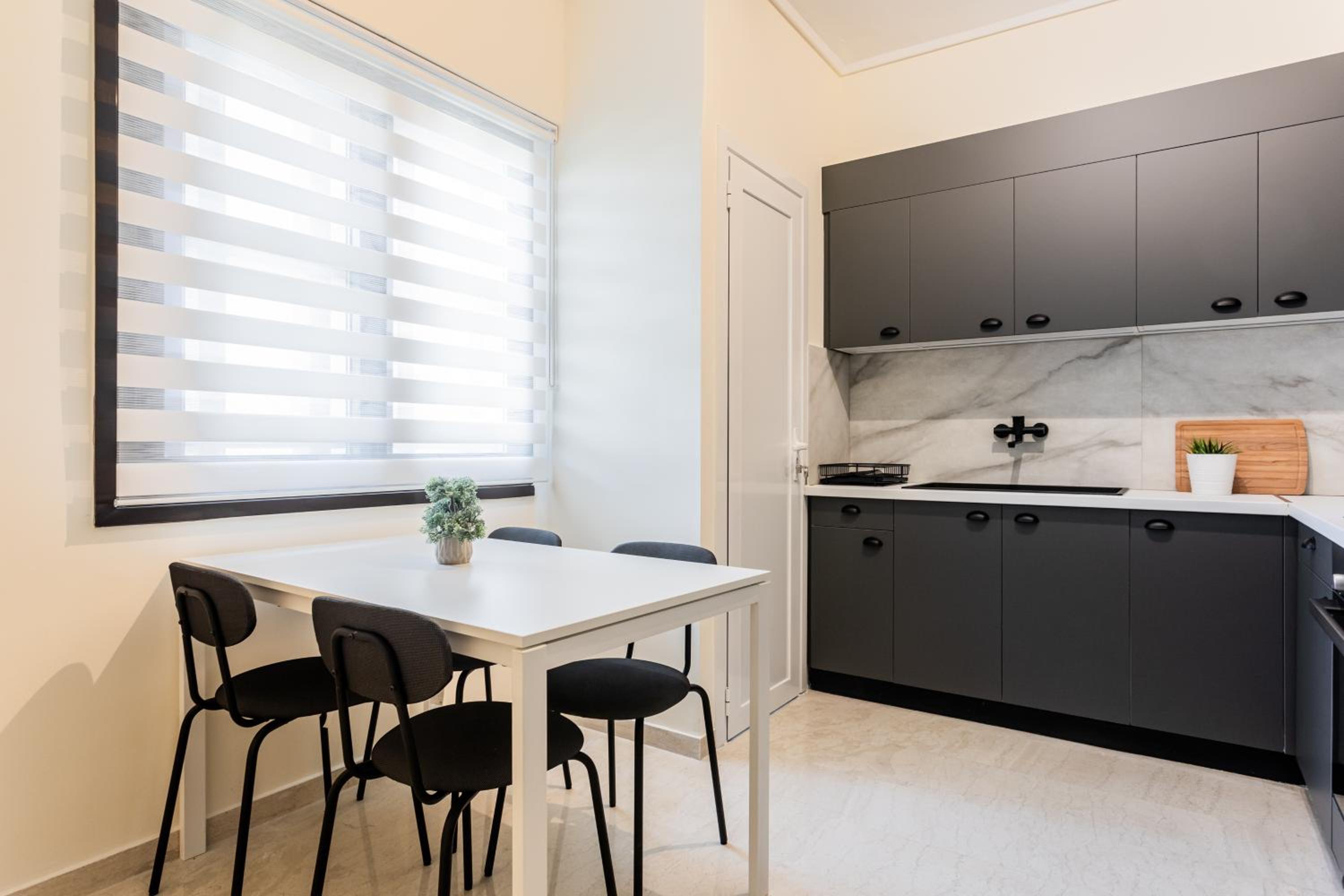 Radiant 2BR Apartment in Neo Psichiko by UPSTREET