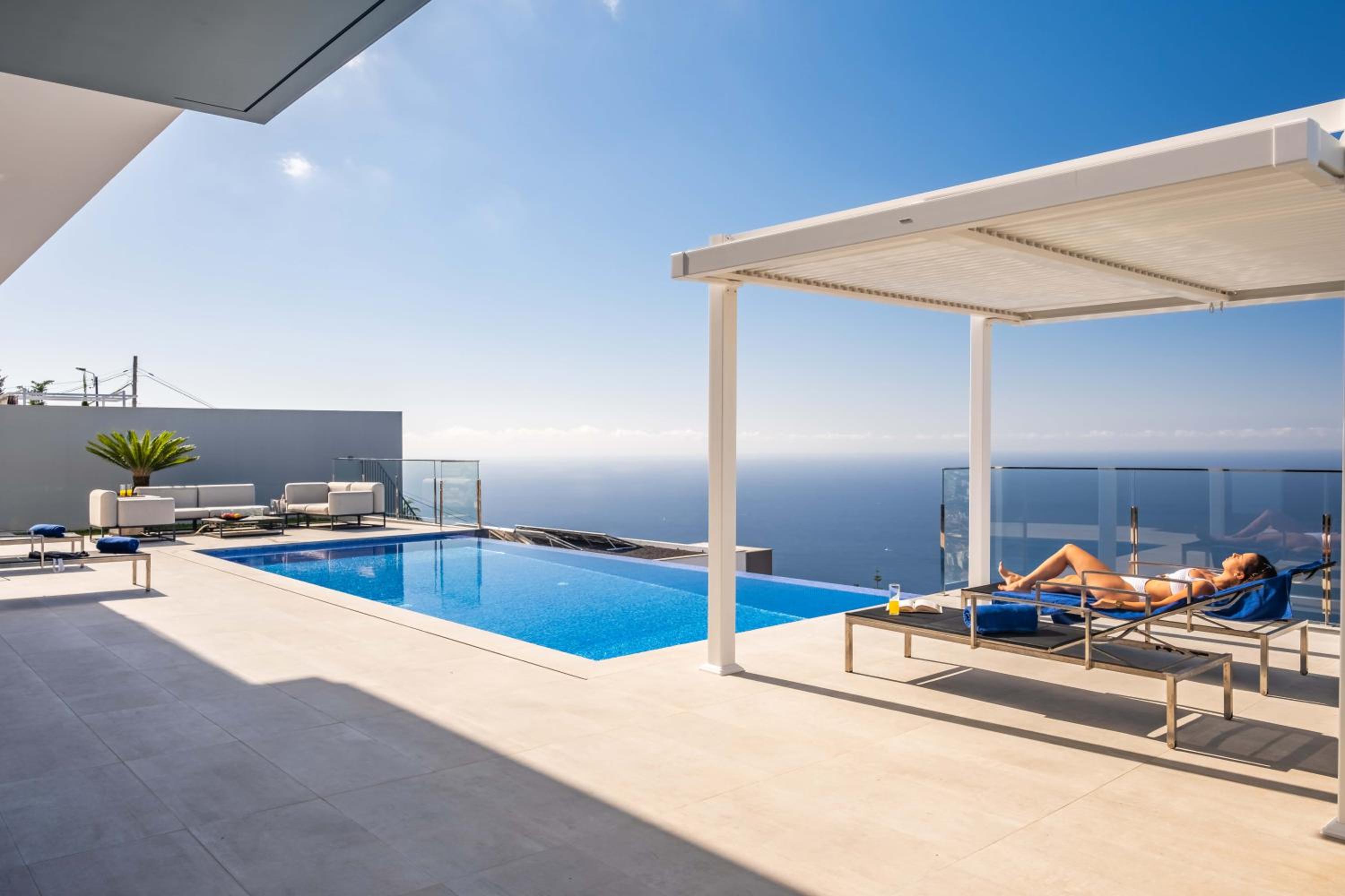 Villa Boa Nova Branca by LovelyStay view 3