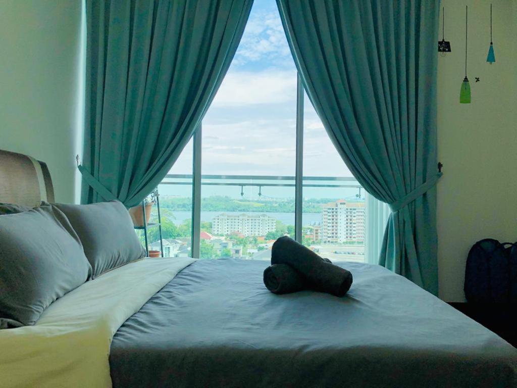 Paragon Suite Homestay by Antlerzone