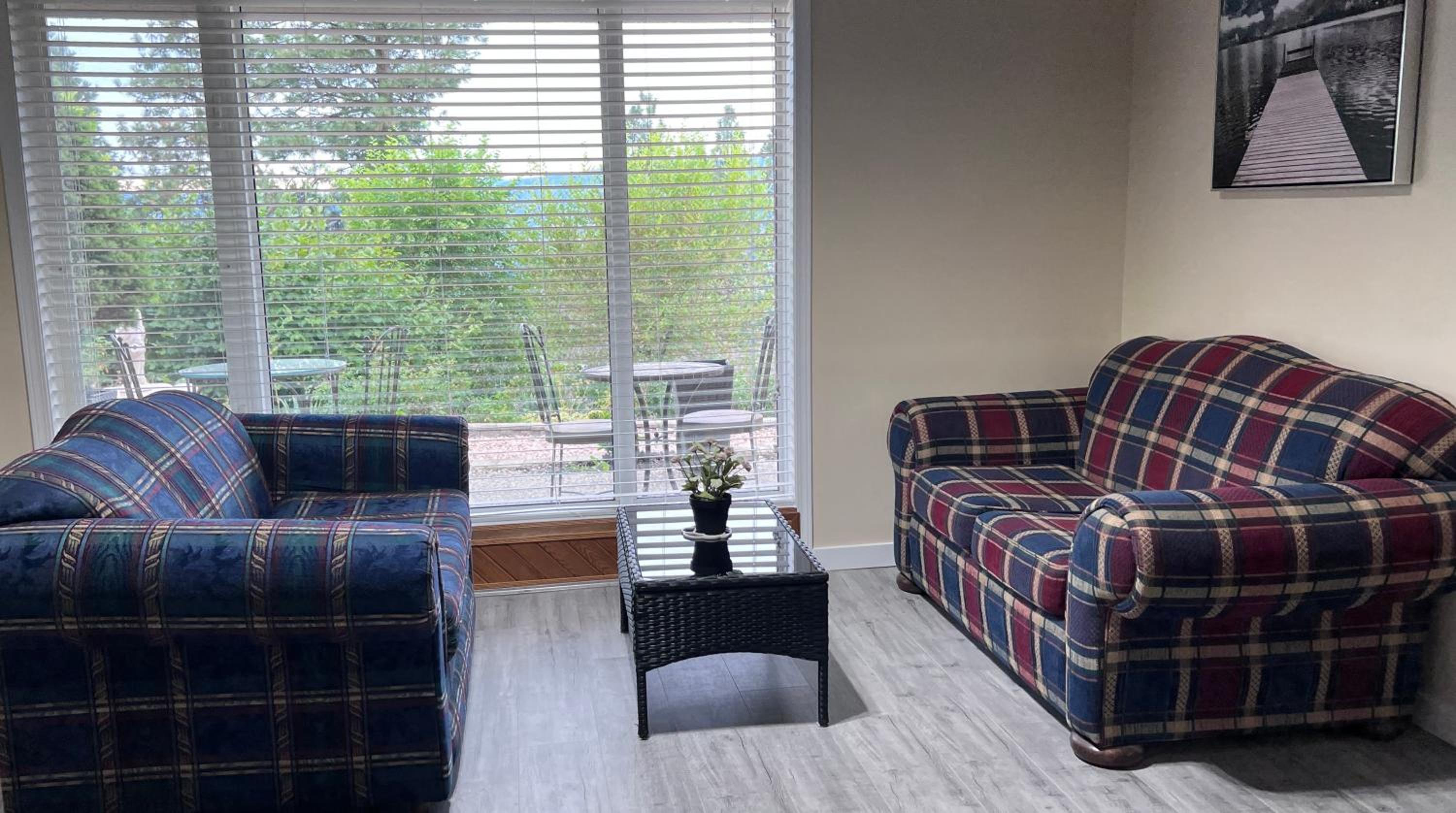 Lake and Mountain View Cozystay close to airport