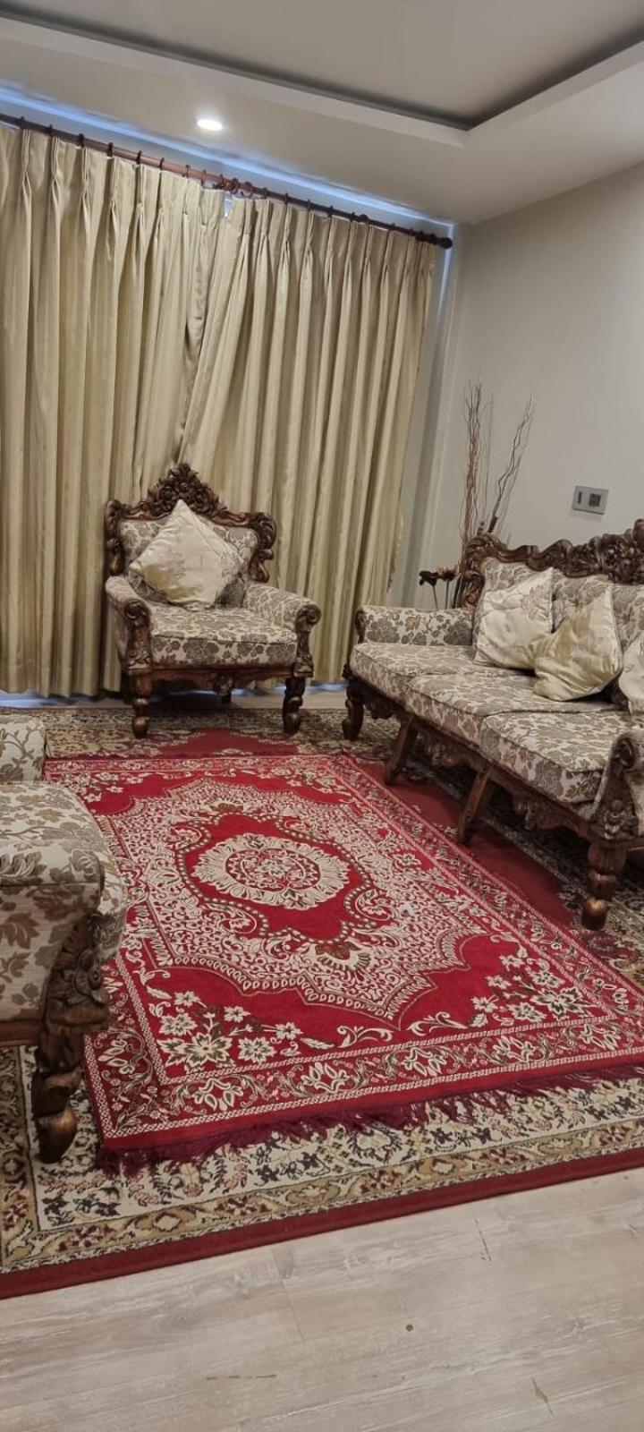 Majestic Room & Apartment view 3
