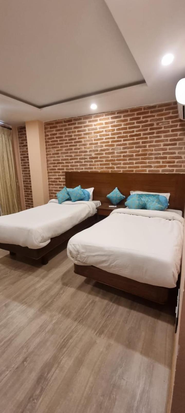 Majestic Room & Apartment view 5