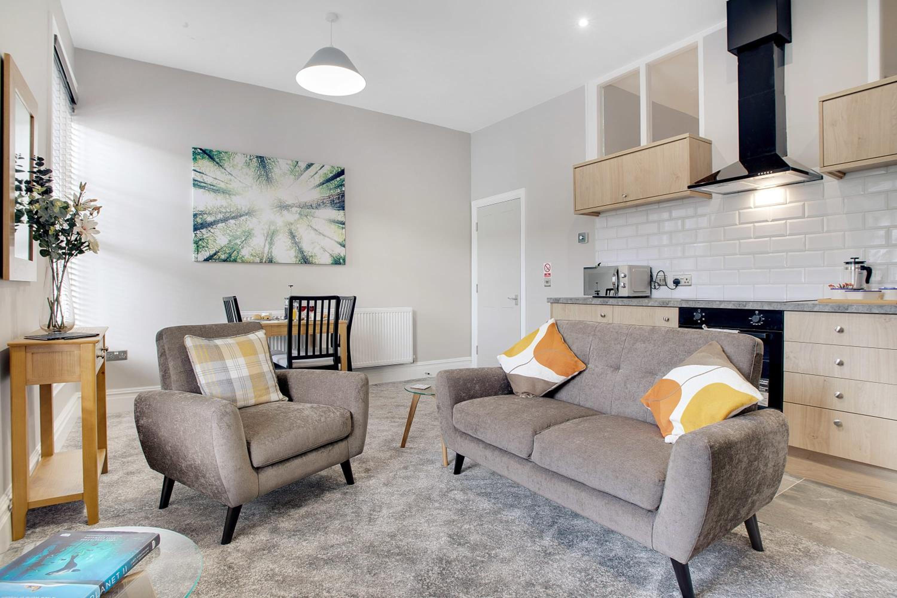 NEW! Luxury 1 Bed Apartment in Hartlepool City Centre by Stay With Us, Perfect for Couples & Contractors, FREE WI-FI! view 4