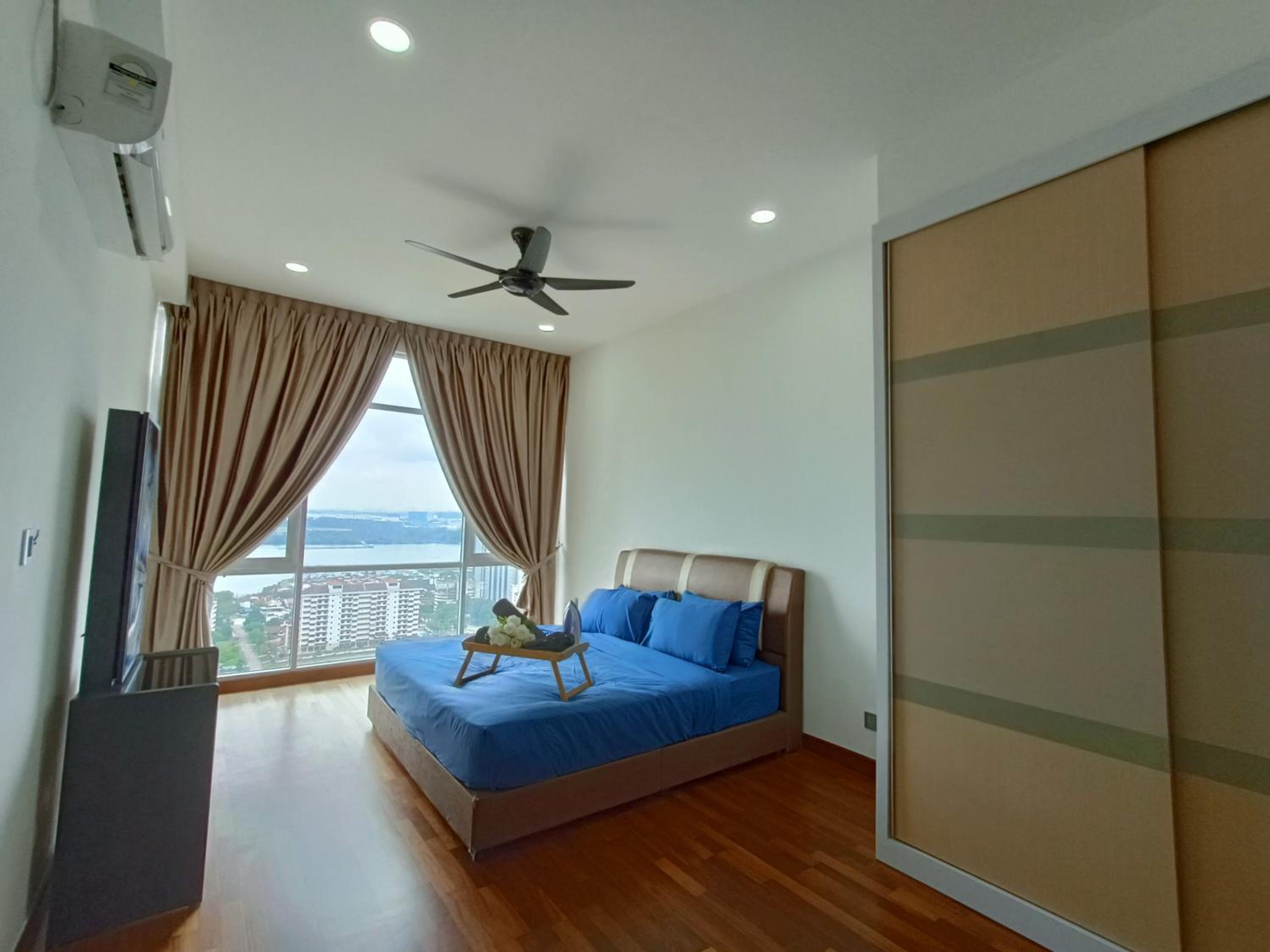 Paragon Suite Homestay by Antlerzone