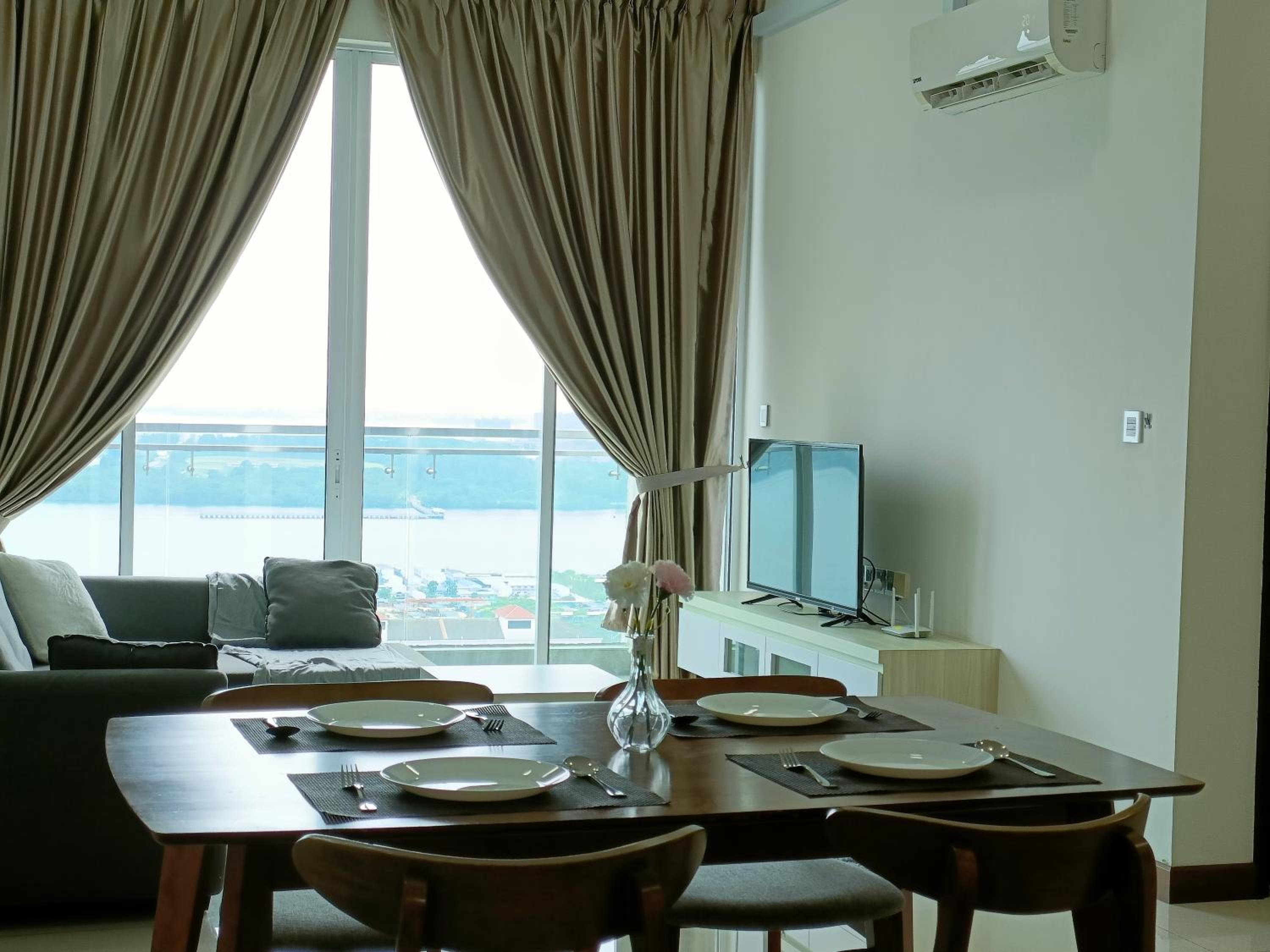 Paragon Suite Homestay by Antlerzone