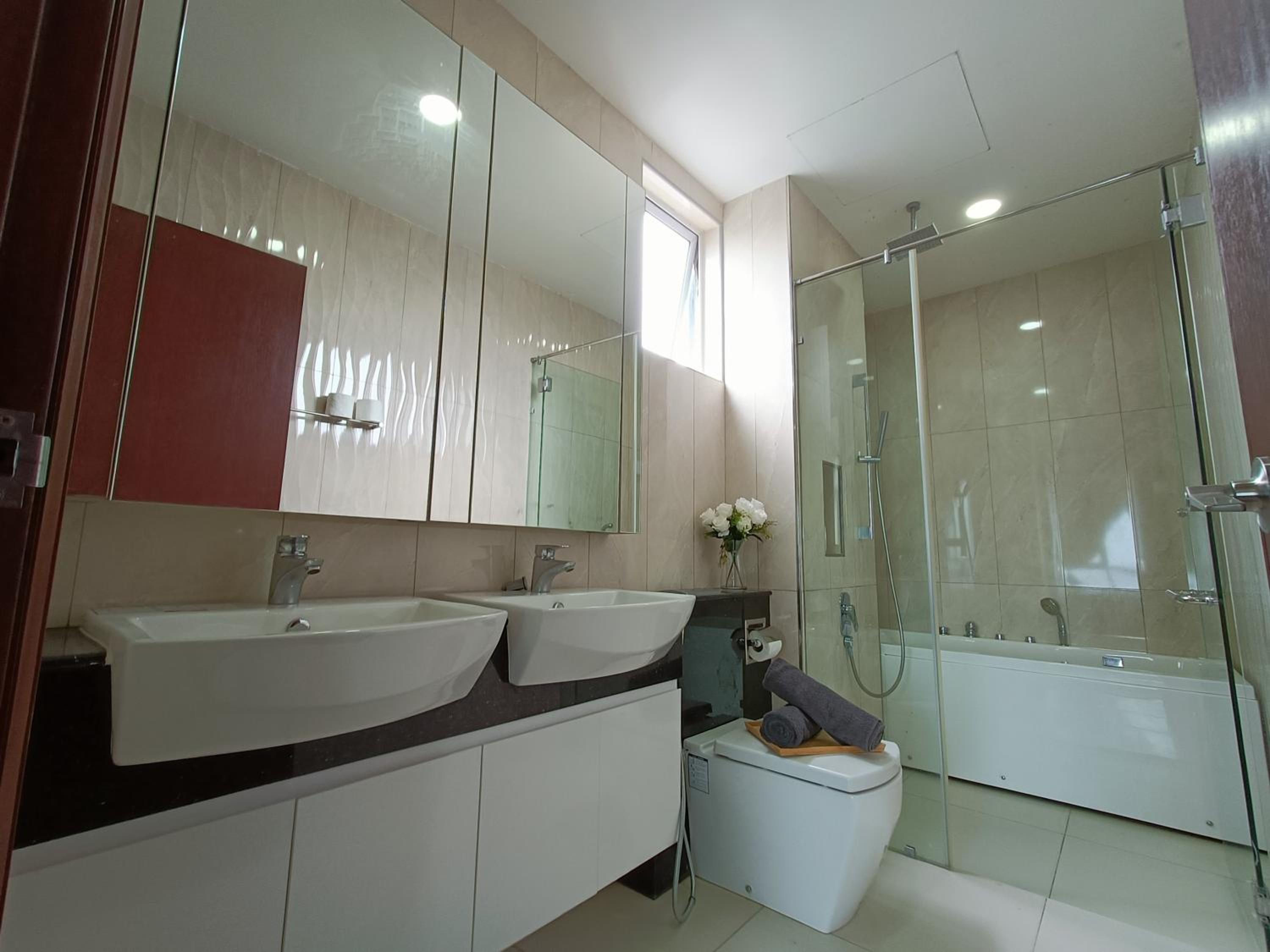 Paragon Suite Homestay by Antlerzone