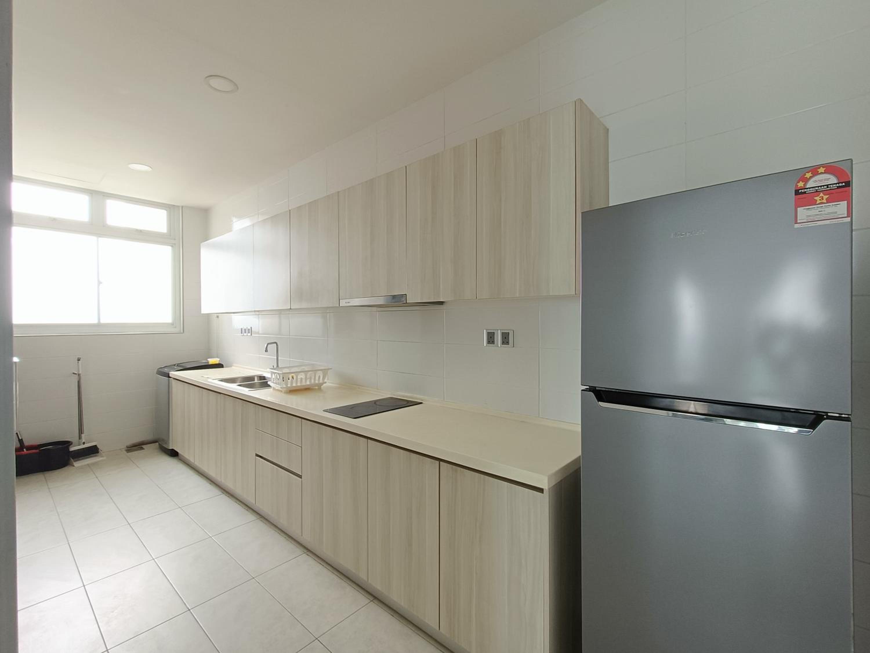 Paragon Suite Homestay by Antlerzone