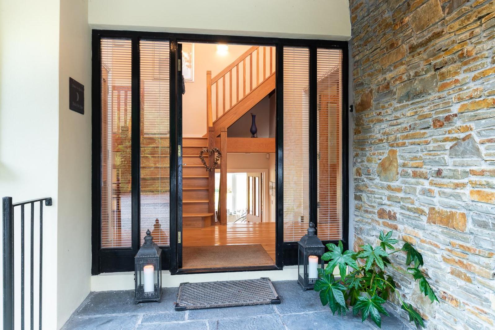 Stylish 4 bedroom home overlooking Kenmare Bay view 2
