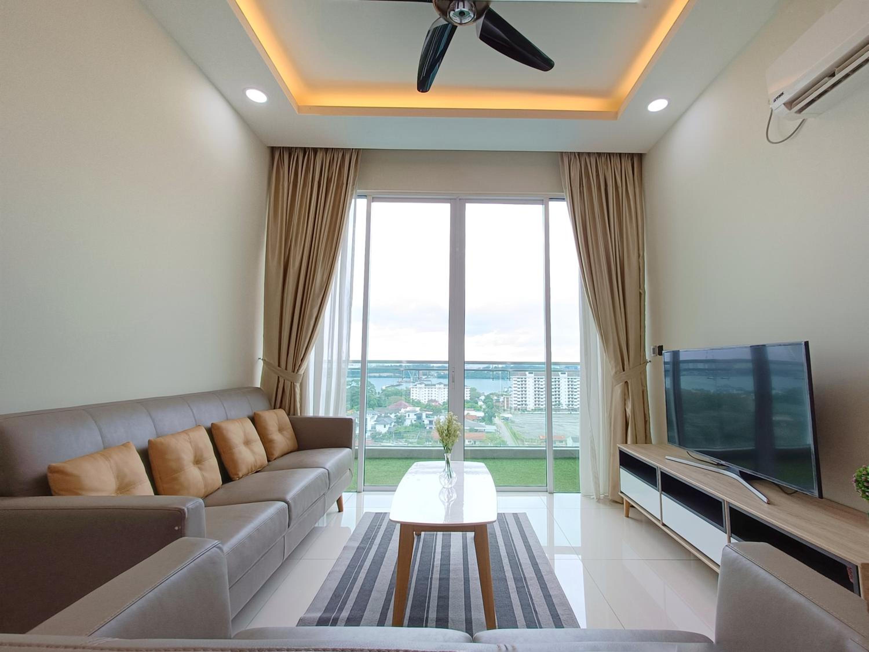 Paragon Suite Homestay by Antlerzone