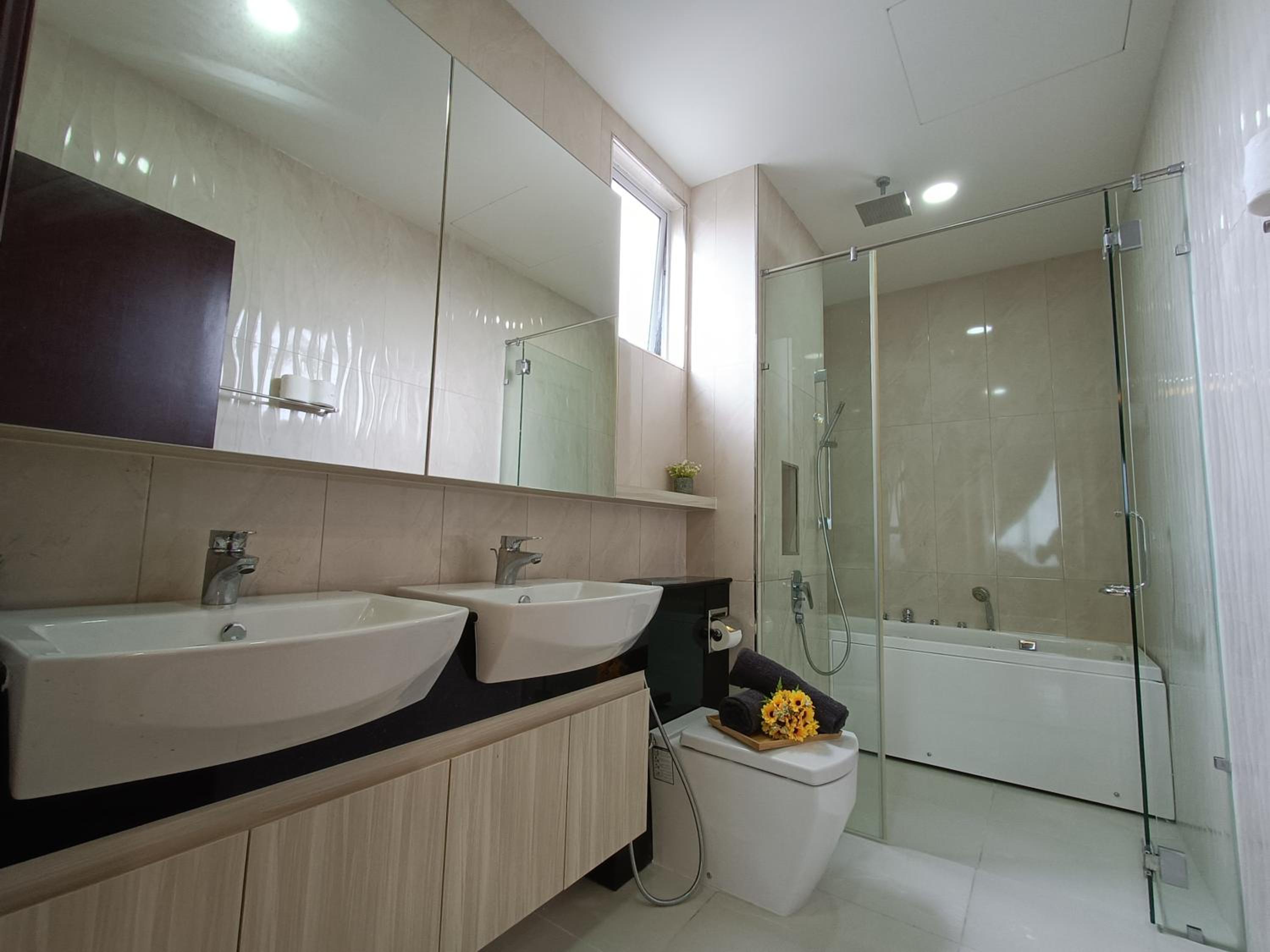 Paragon Suite Homestay by Antlerzone