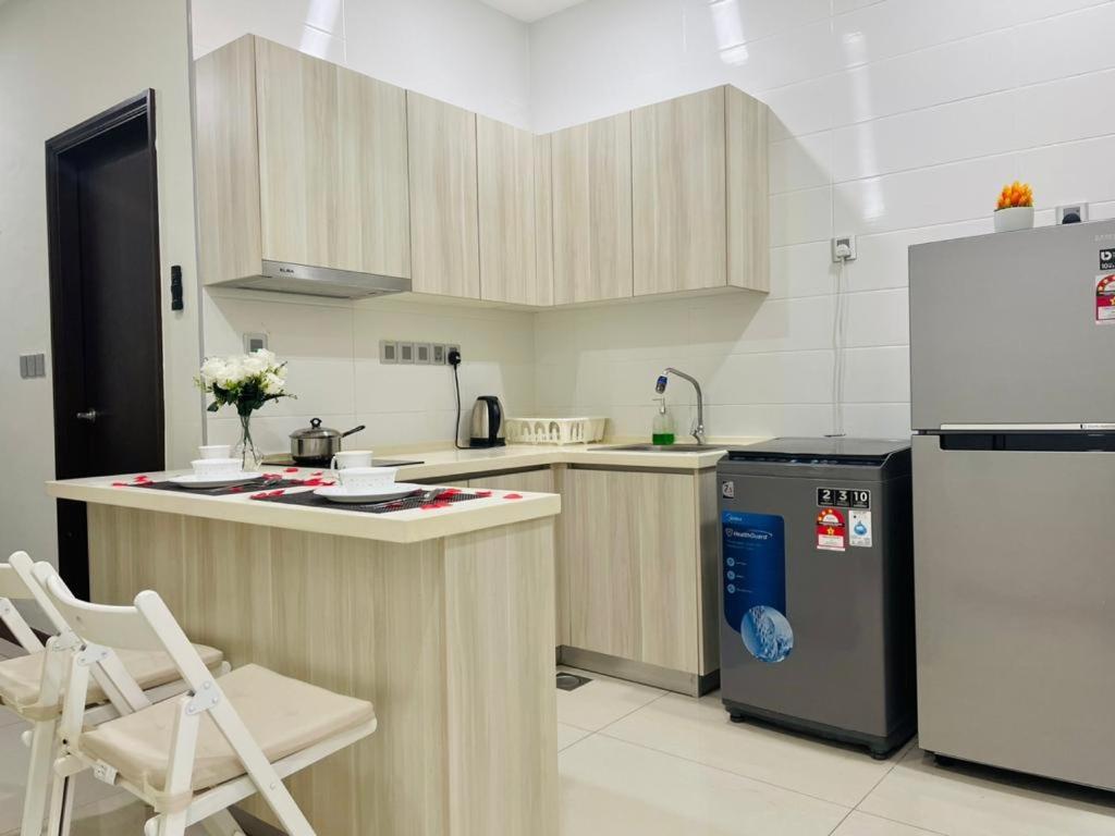 Paragon Suite Homestay by Antlerzone