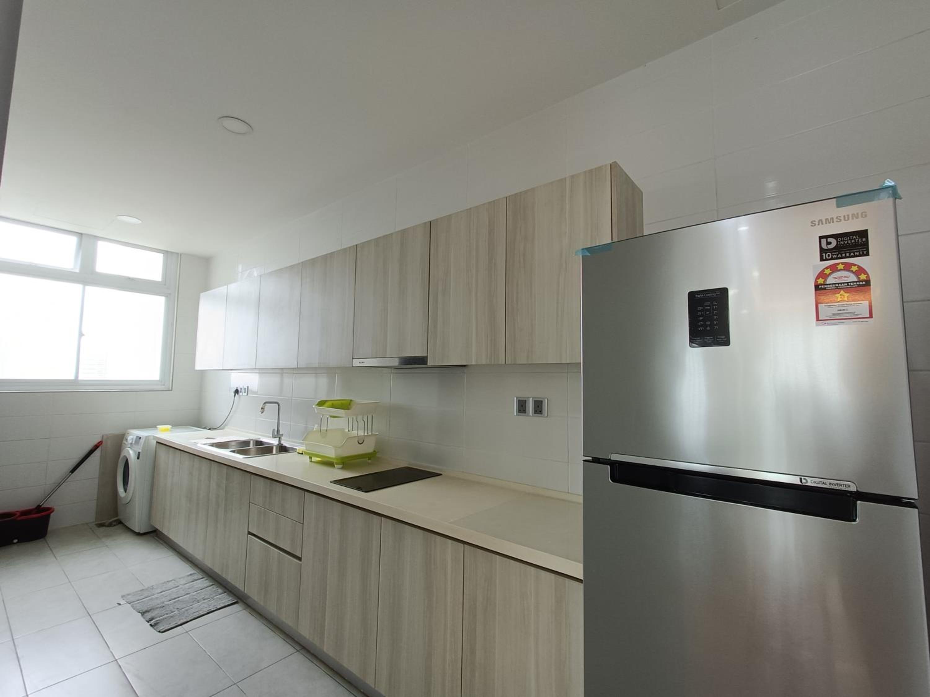 Paragon Suite Homestay by Antlerzone