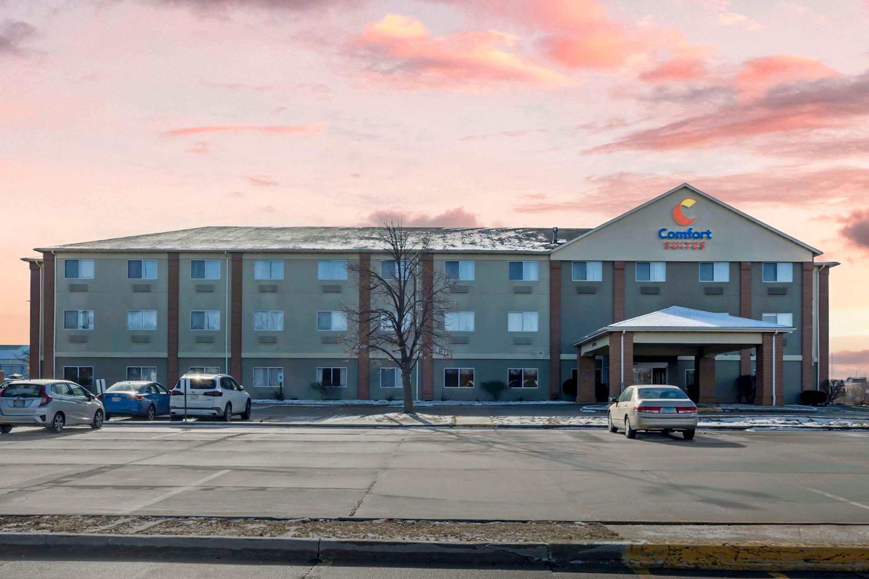 Bloomington Vacations - Comfort Suites Normal University area - Property Image 8
