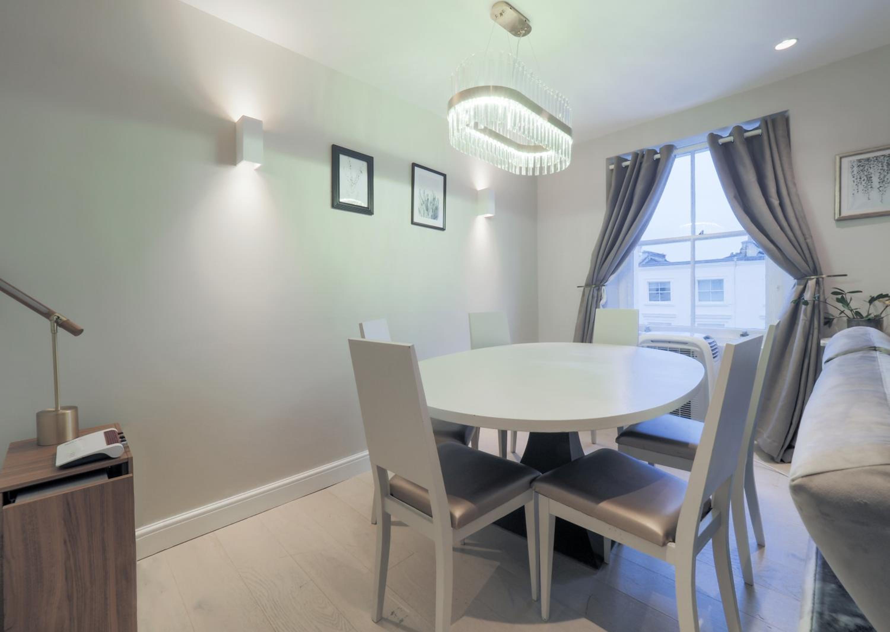 Luxury 3 Bedroom Flat in Maida Vale