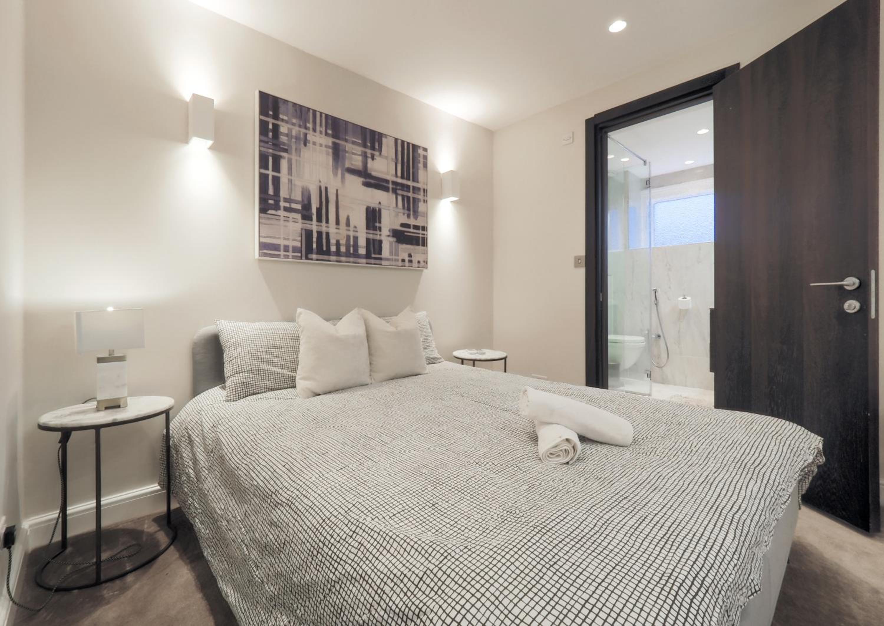Luxury 3 Bedroom Flat in Maida Vale