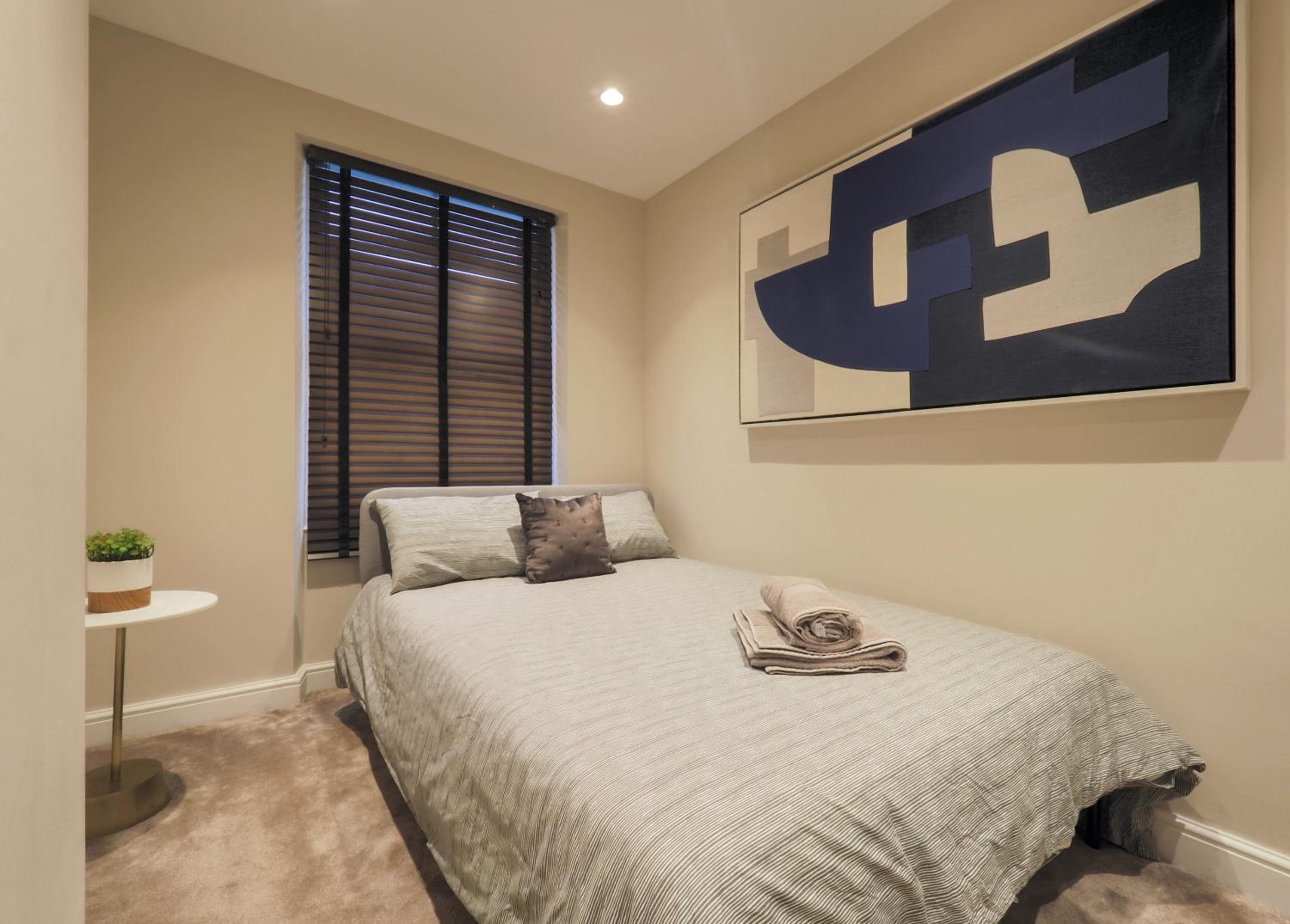 Luxury 3 Bedroom Flat in Maida Vale