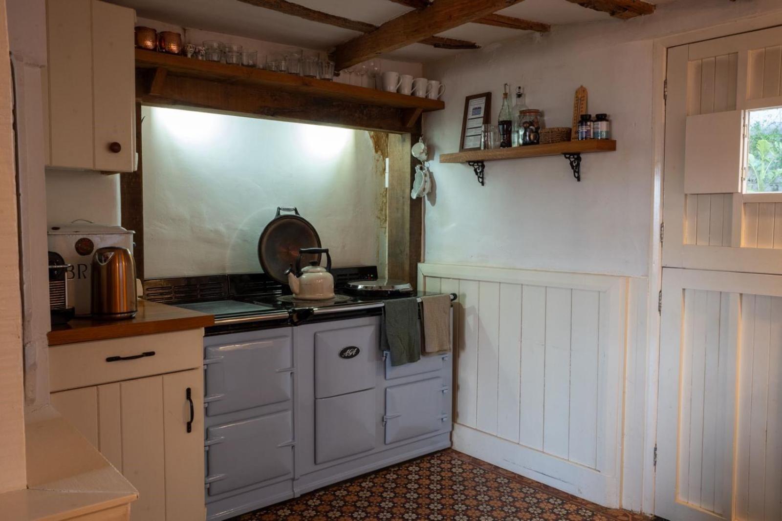 Fishermans Cottage built in 1705 view 2