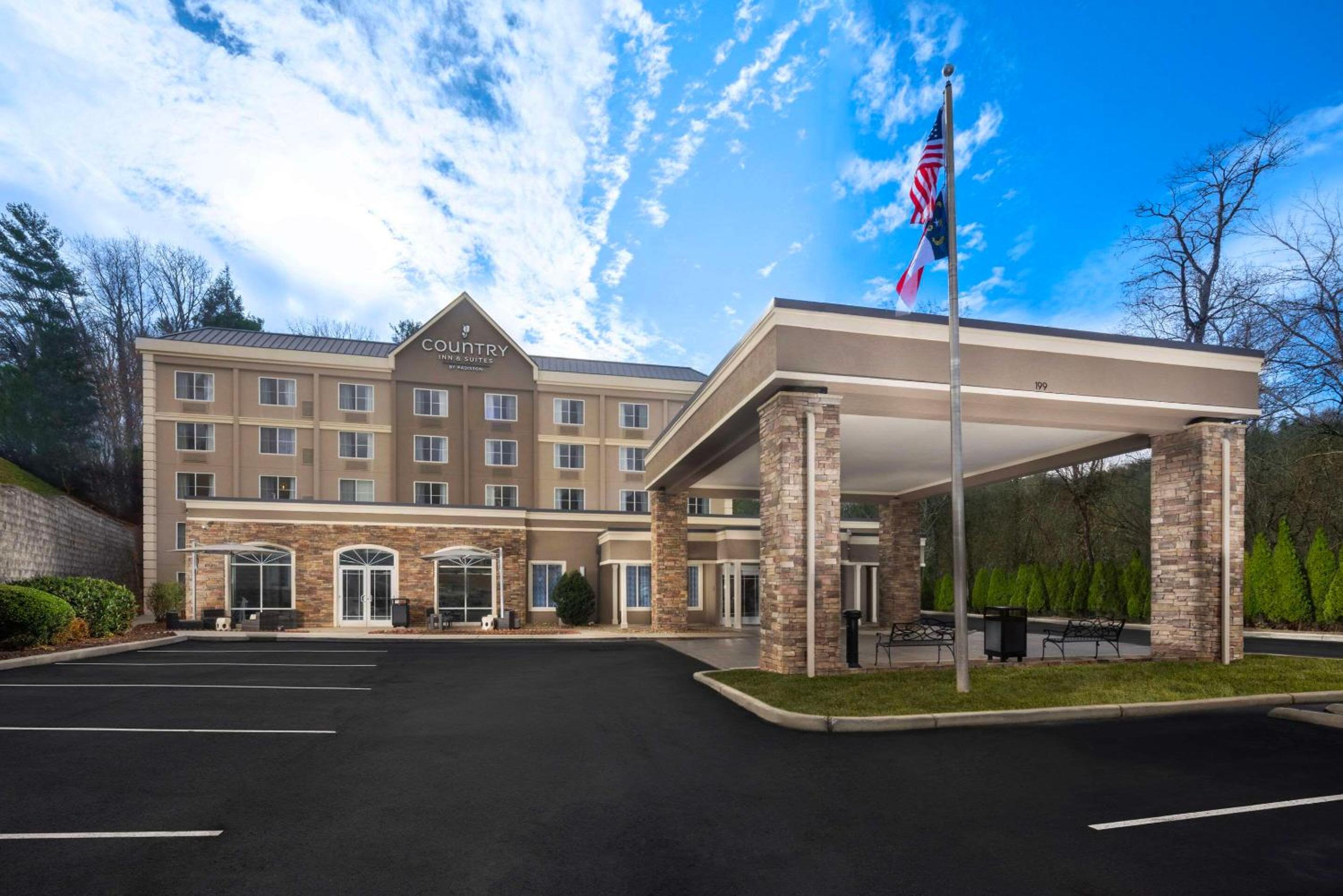 Country Inn & Suites by Radisson Asheville Downtown Tunnel Road