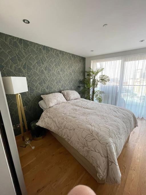 Bright Ocean Village Apartment