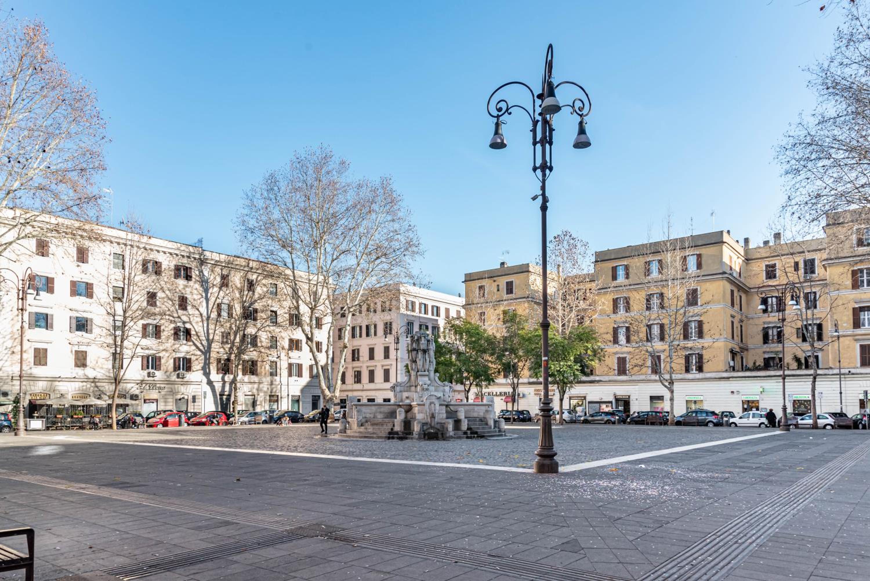 Lungotevere Testaccio Apartment
