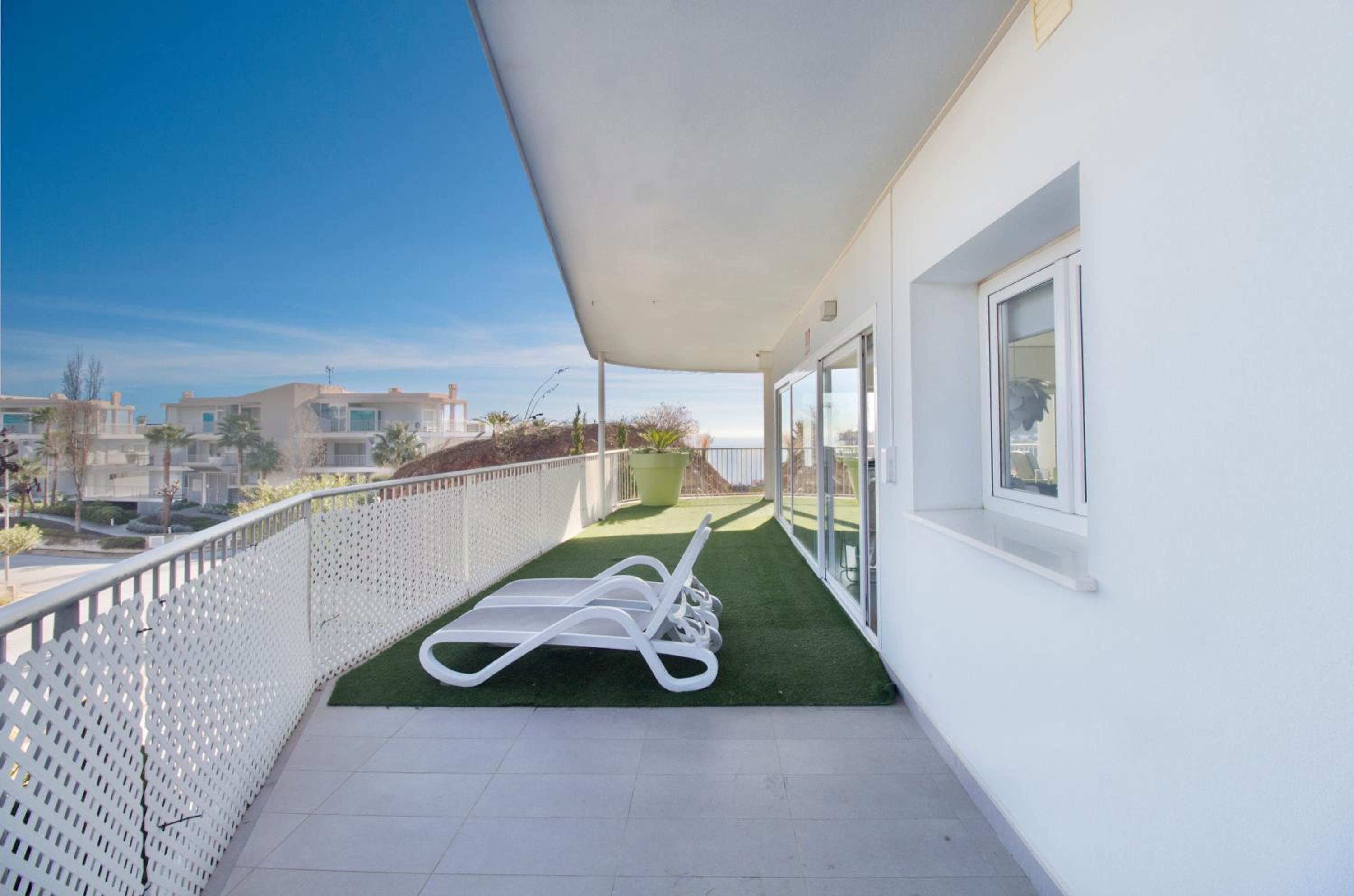 Luxury Apartment With Sea View