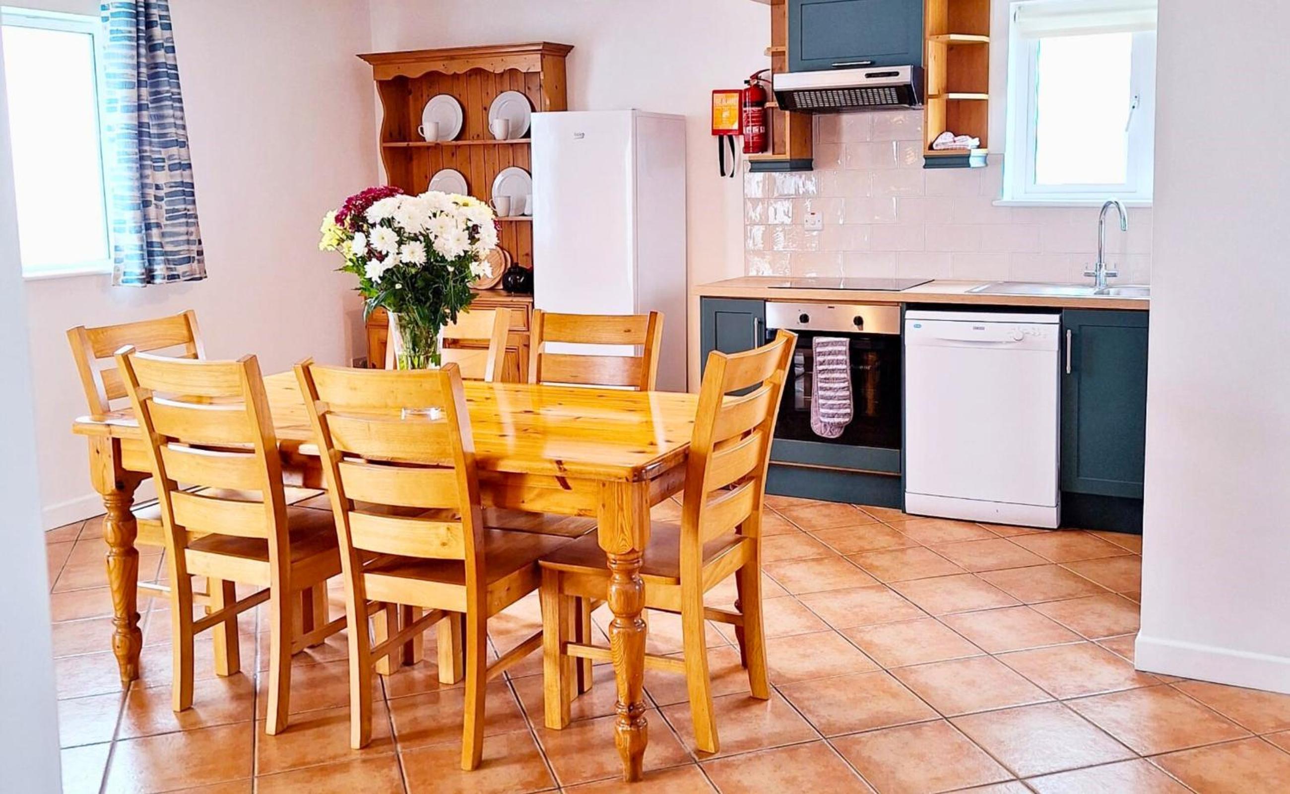 Dingle Harbour Cottages 3 Bed Sleeps 7 by Trident Holiday Homes view 4