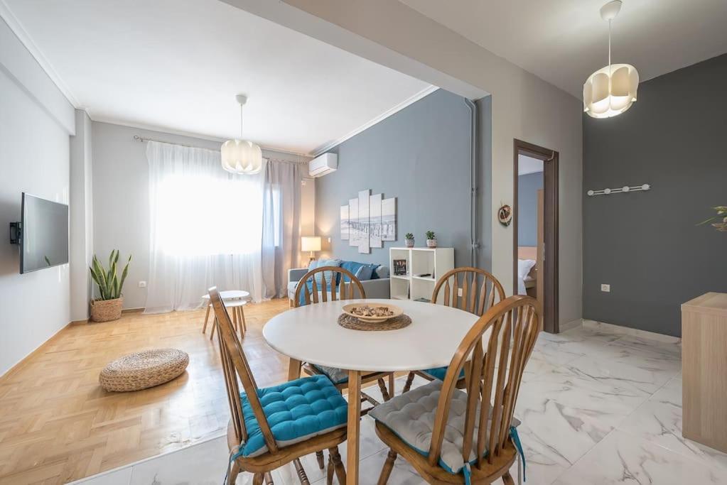 Luxurious Apt in Megaro Moussikis Metro Station