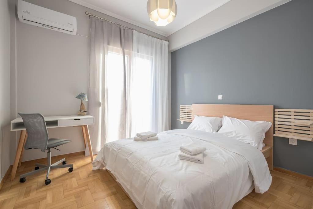 Luxurious Apt in Megaro Moussikis Metro Station