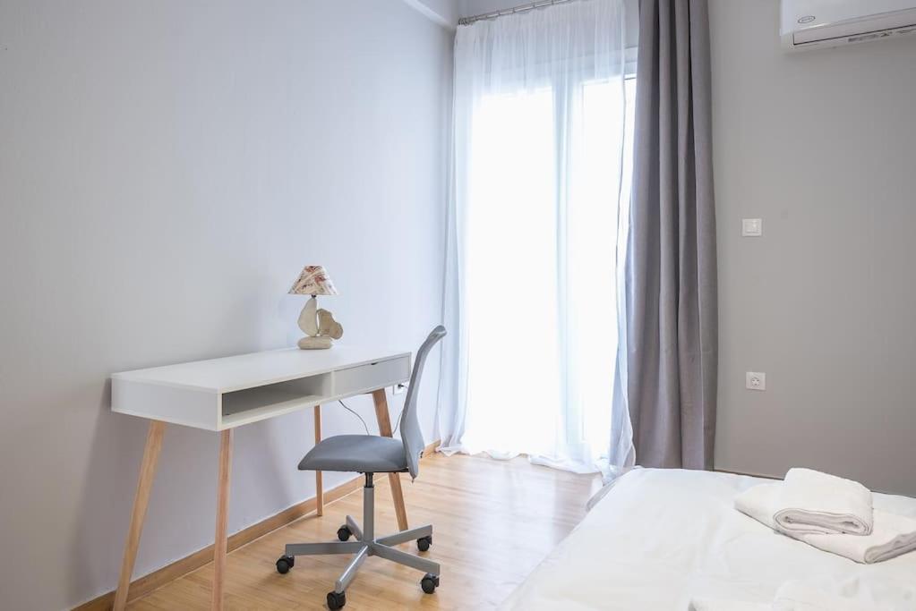 Luxurious Apt in Megaro Moussikis Metro Station