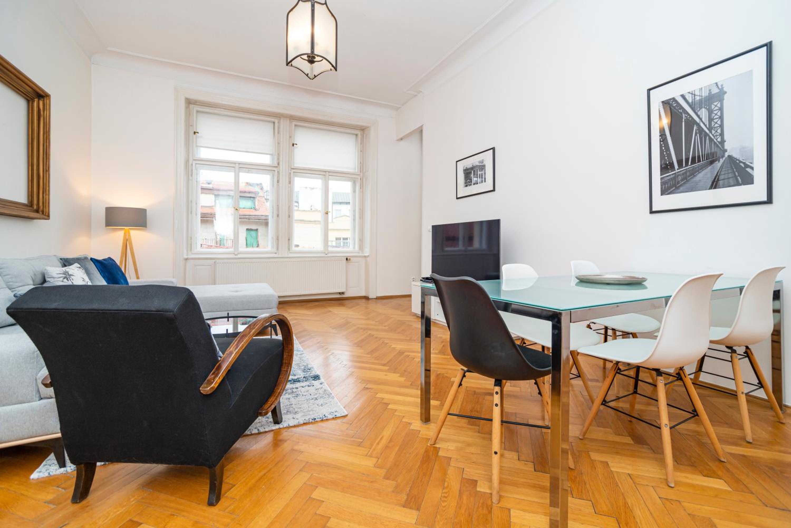 Spacious two-bedroom apartment in Old Town