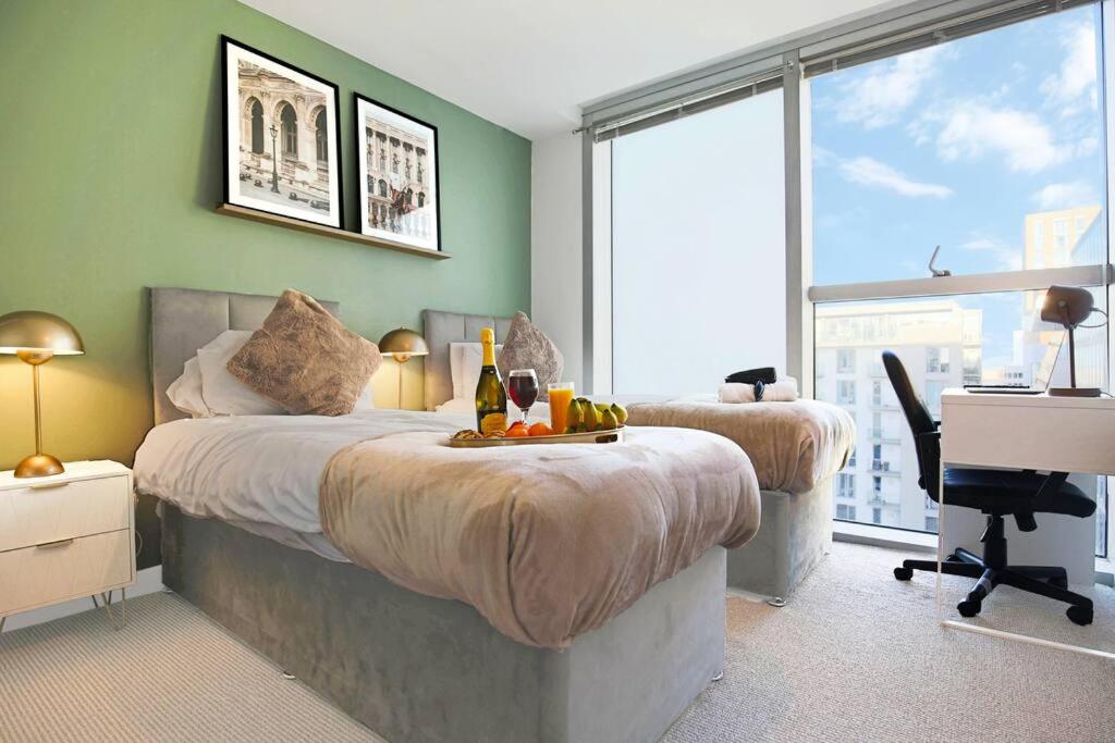 Beautiful Flat @ The Hub • City Centre • Free Parking • Sky TV • Fast WiFi • Yoko Property view 5