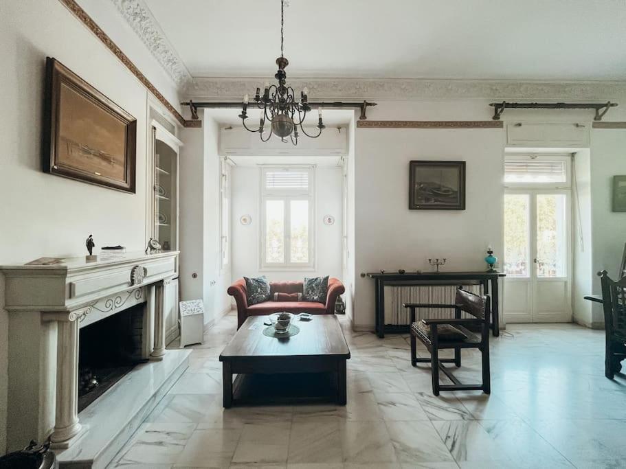 Unique sunlit house overlooking the Acropolis photo 4