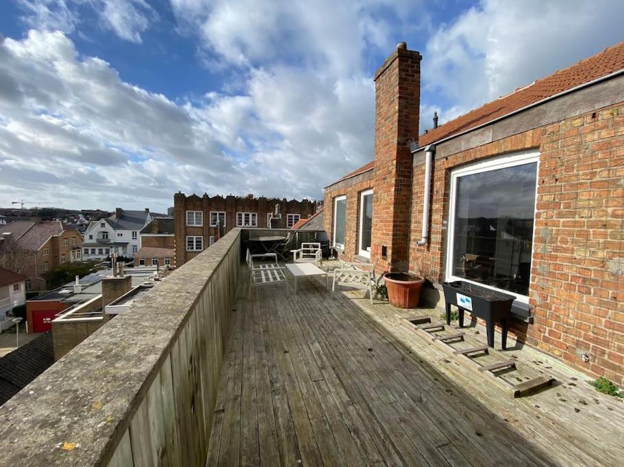 Super zonnige en ruime penthouse 50m van zeedijk view 3