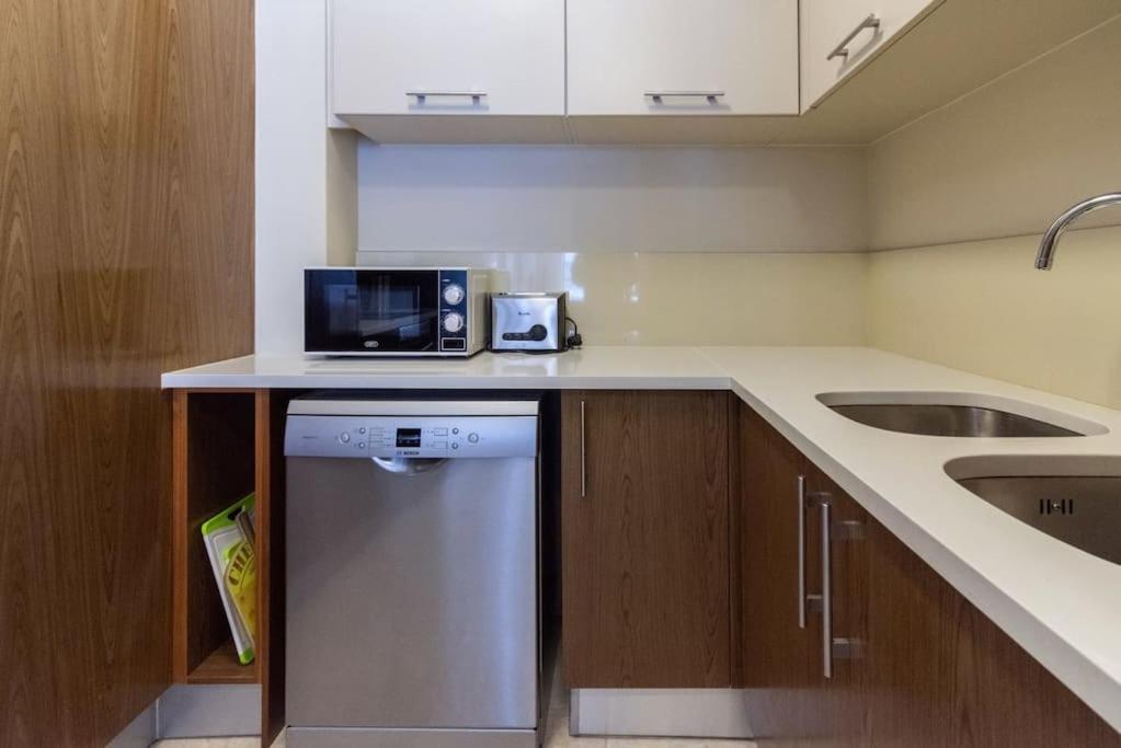 Waterfront Canal, 2 Bedroom Apartment view 5